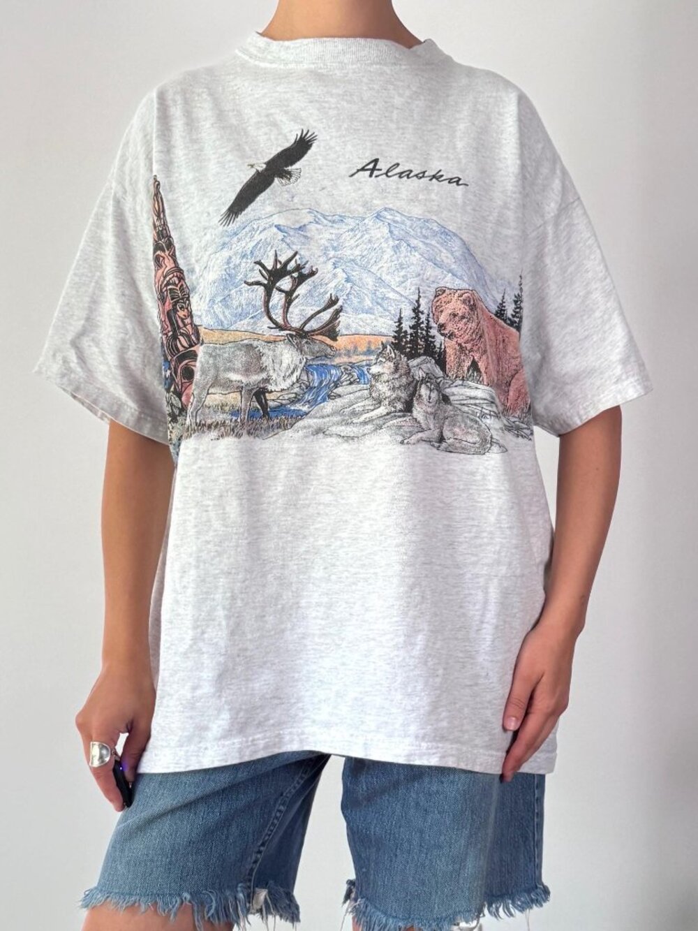 90s vintage grey Alaska nature wildlife travel graphic mens unisex cotton tshirt